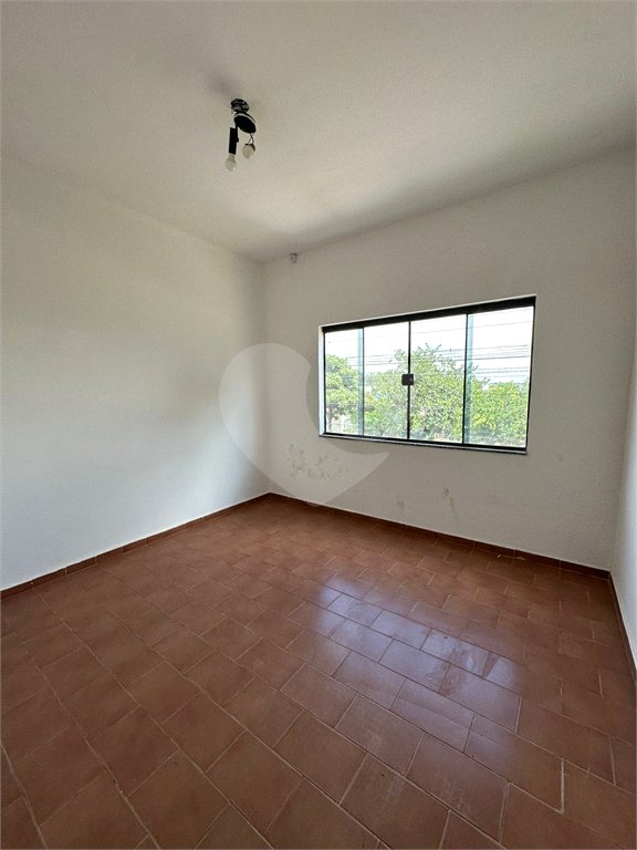 Sobrado à venda ou para alugar com 4 quartos, sendo 2 suítes, em Vila Lacíria, Ponta Porã, MS