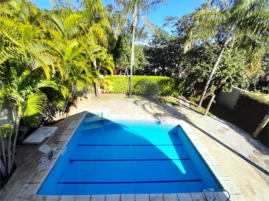 Casa à venda com 4 quartos, sendo 3 suítes, no condomínio Residencial Terras de Vinhedo, Vinhedo - SP