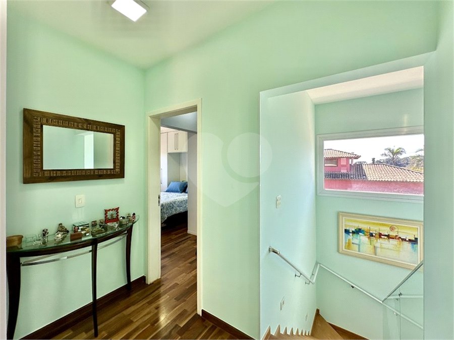 Casa à venda com 3 suítes no condomínio Golf Village, Carapicuíba - SP