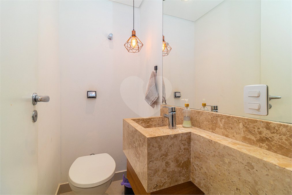 Apartamento à venda com 3 quartos, sendo 1 suíte,  em Alto da Boa Vista, São Paulo, SP