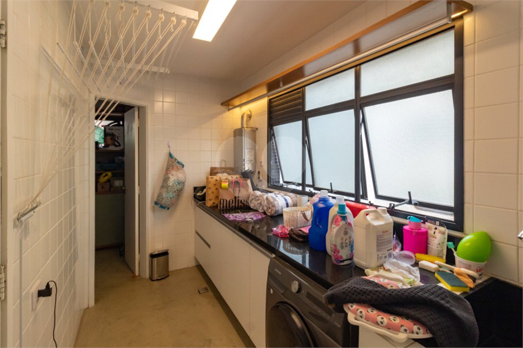 Apartamento à venda com 3 quartos, sendo 1 suíte, em Moema, São Paulo, SP