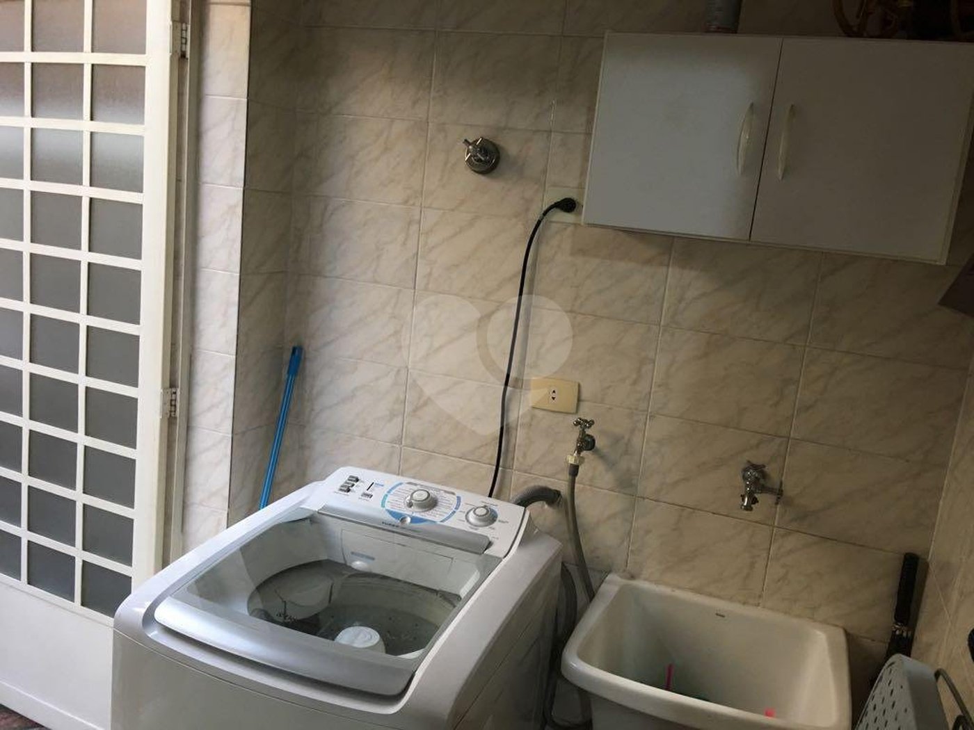 Casa à venda com 3 quartos, sendo 1 suíte, no condomínio Sobrado, São Paulo - SP