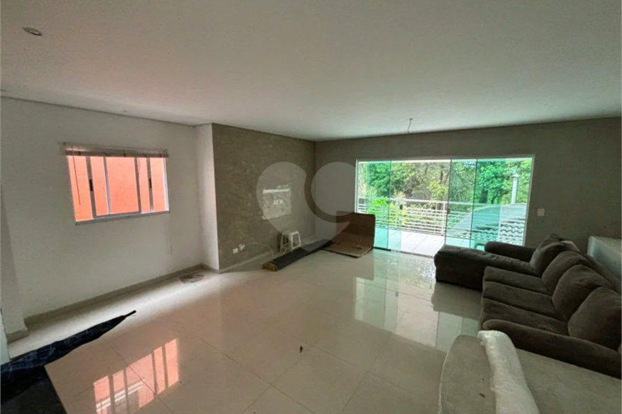 Sobrado à venda com 3 quartos, sendo 1 suíte, em Horto, São Paulo, SP