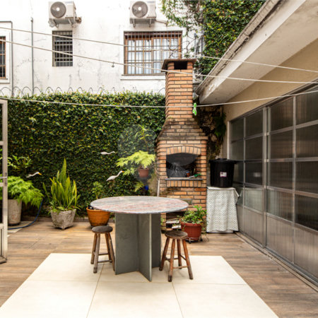 Casa à venda com 3 quartos, sendo 1 suíte, em Campo Belo, São Paulo, SP