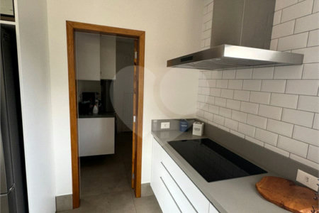 Casa à venda com 4 suítes no condomínio Itaporã, Atibaia - SP