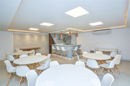 Apartamento à venda com 3 quartos, sendo 1 suíte,  em Moema, São Paulo, SP