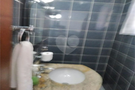 Sobrado à venda com 3 quartos, sendo 2 suítes, em Jardim Santa Emília, São Paulo, SP
