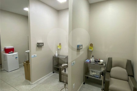 Salão para alugar em Vila Romanópolis, Ferraz de Vasconcelos, SP