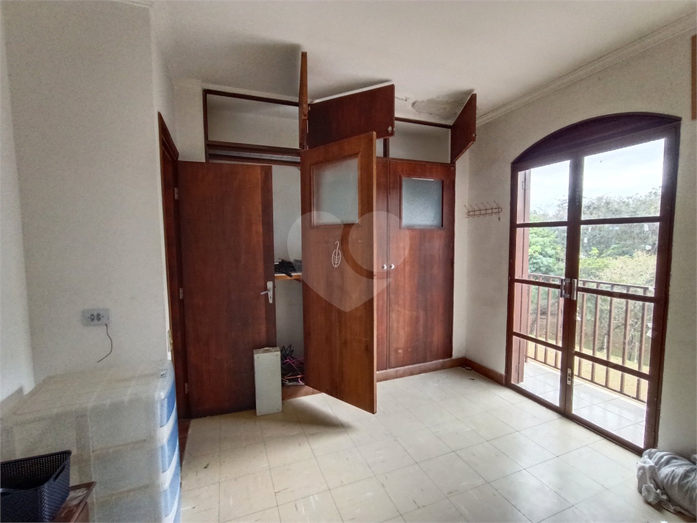 Casa à venda com 4 quartos, sendo 3 suítes, no condomínio Rancho Dirce, Sorocaba - SP