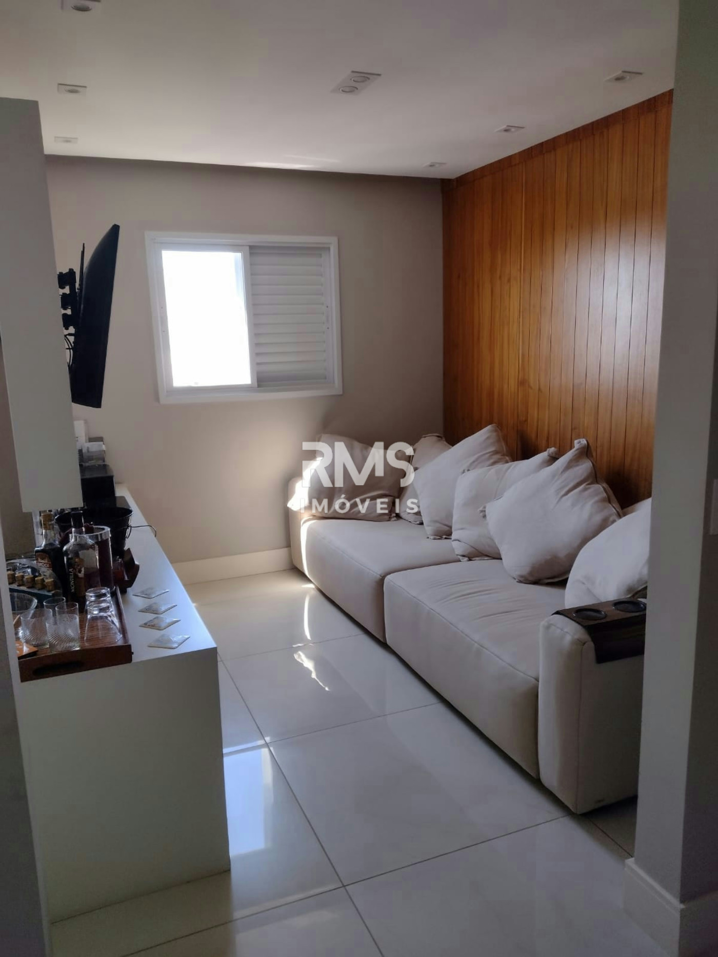 Apartamento à venda com 2 quartos, sendo 1 suíte,  em Parque Industrial, Itu, SP