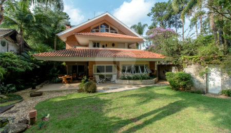 Sobrado à venda com 4 suítes em Jardim Cordeiro, São Paulo, SP