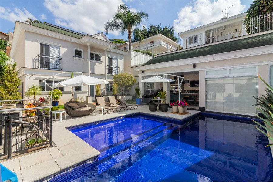 Casa em condomínio, 4 suites, piscina privativa no Jd. Floresta - zona norte - SP.