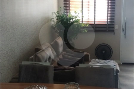 Casa à venda com 2 quartos no condomínio Faggion, Suzano - SP