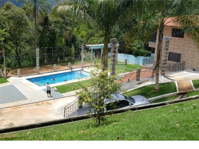Chácara à venda ou para alugar com 3 suítes em Rio Acima, Mairiporã, SP