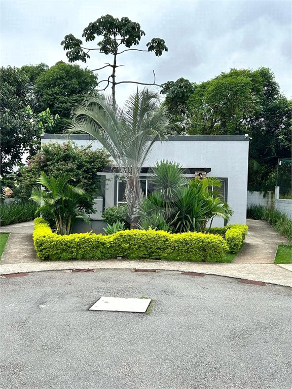 Casa à venda com 2 quartos no condomínio Carvalho Lagares, Poá - SP