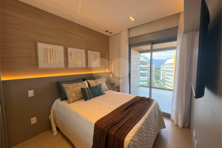 Apartamento à venda com 3 suítes em Riviera, Bertioga, SP
