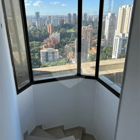 Cobertura à venda com 3 quartos, sendo 1 suíte, em Vila Andrade, São Paulo, SP