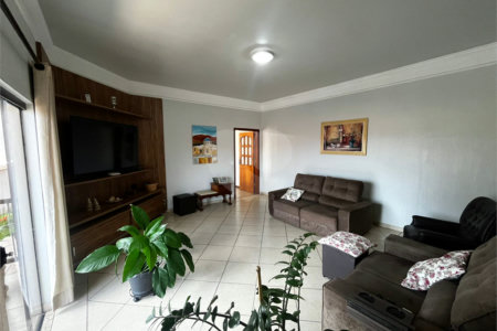 Casa à venda com 3 quartos, sendo 1 suíte,  em Vila São José, Itapetininga, SP