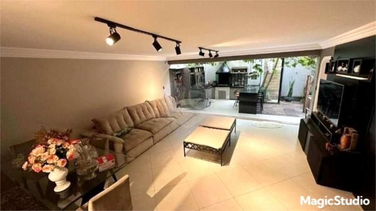 Casa à venda com 4 quartos, sendo 3 suítes,  em Vila Prudente, São Paulo, SP
