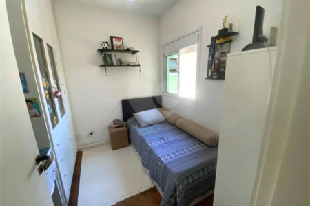 Casa à venda com 4 quartos, sendo 1 suíte, em Vila São Silvestre, São Paulo, SP