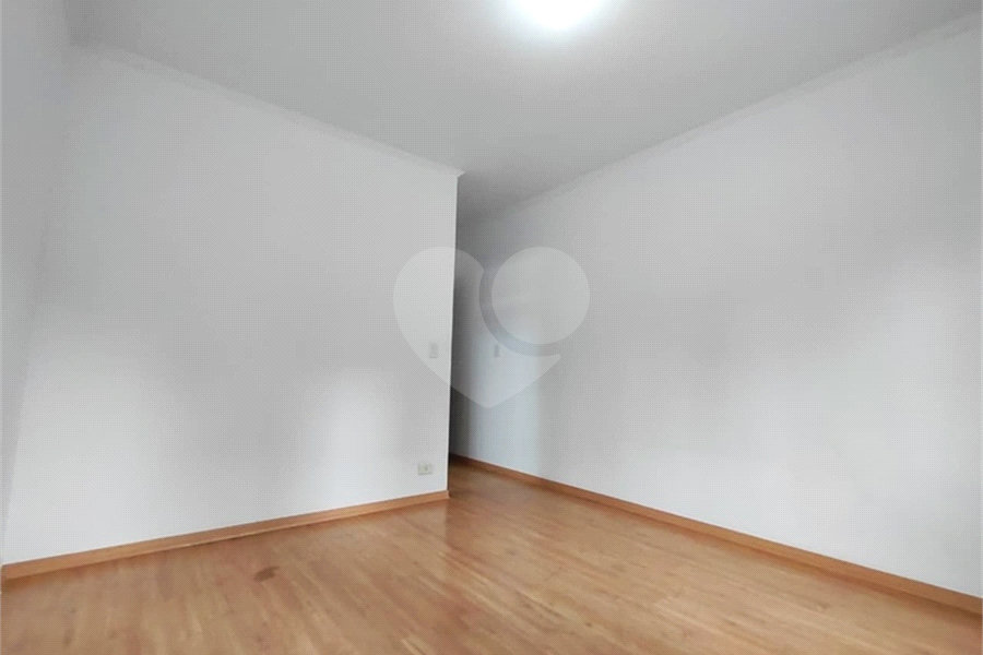 Sobrado à venda com 3 quartos, sendo 1 suíte, em Vila Pedra Branca, São Paulo, SP