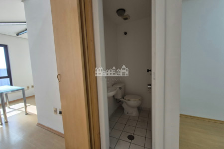 Sala Comercial à Venda no Edifício Paulista Tower – Rua Vergueiro, próximo ao Metrô Ana Rosa