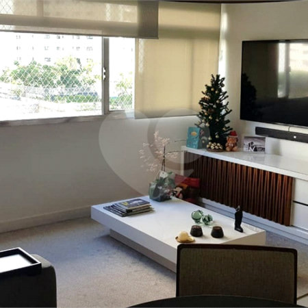 Apartamento à venda com 3 quartos, sendo 1 suíte, em Moema, São Paulo, SP