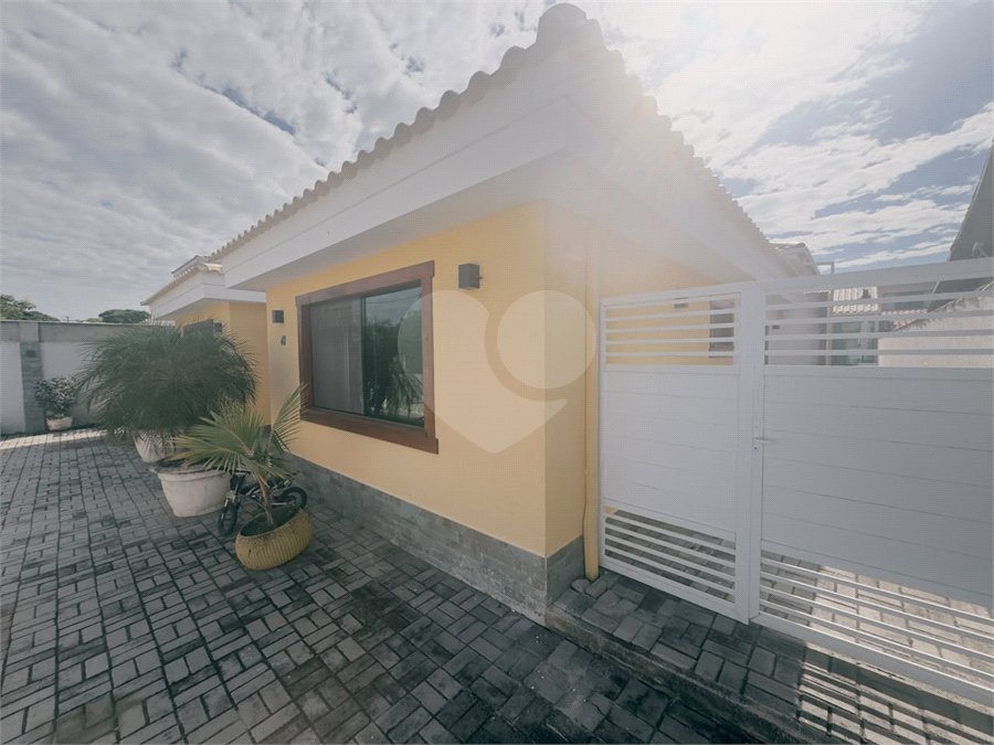 Casa em condomínio à venda com 4 quartos, sendo 2 suítes,  em Caravelas, Armação dos Búzios, RJ