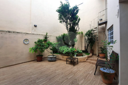Casa à venda com 3 quartos, sendo 2 suítes, em Santo Amaro, São Paulo, SP