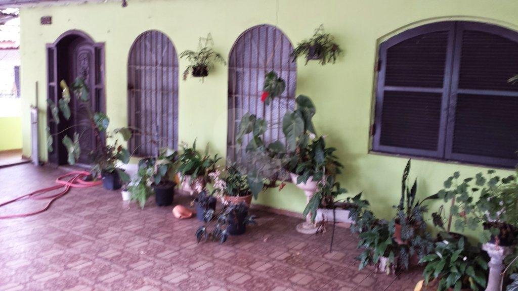 Casa à venda com 3 quartos, sendo 1 suíte, em Itaquera, São Paulo, SP