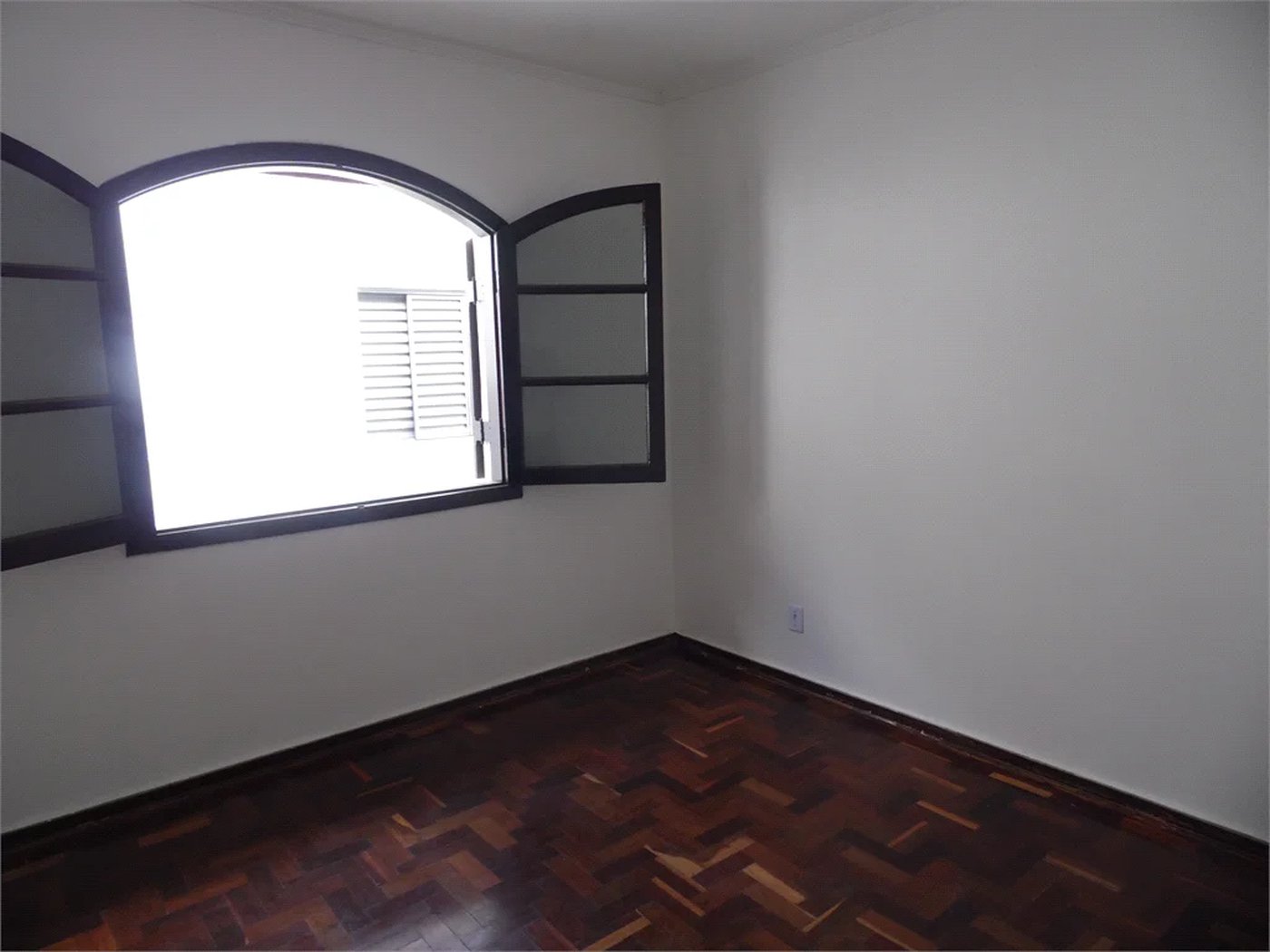 Casa à venda com 5 quartos, sendo 3 suítes, em Vila São Francisco, São Paulo, SP