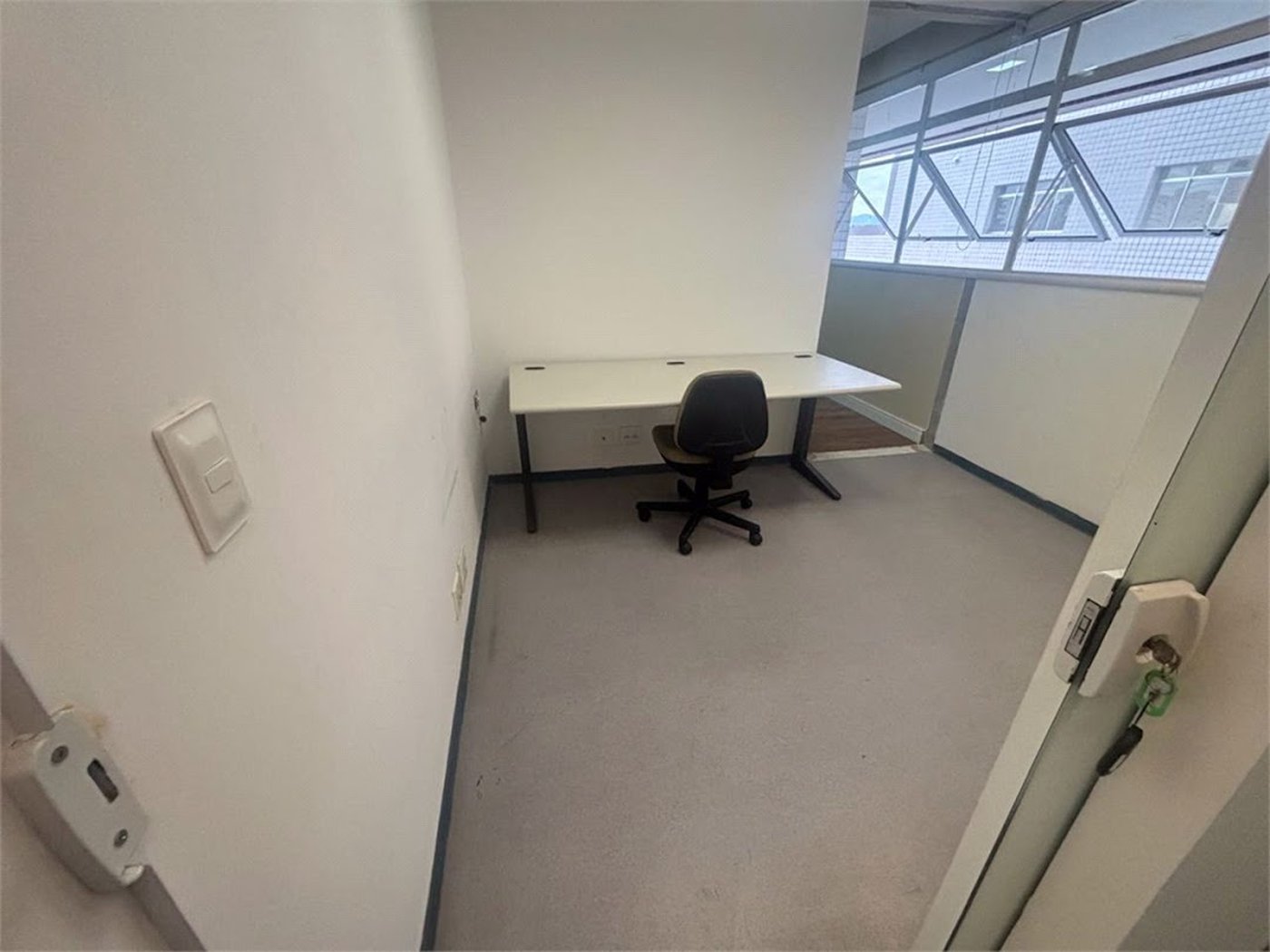 Sala Comercial para venda e locação, Estuário, Santos - SA0057.