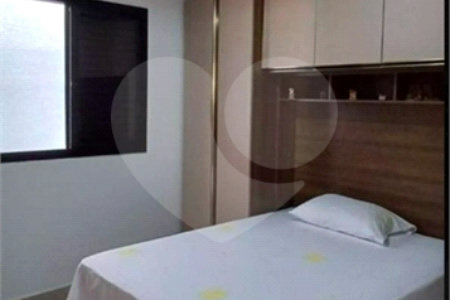 Casa à venda com 3 quartos, sendo 2 suítes, no condomínio Residencial Marchant Buarque, Atibaia - SP