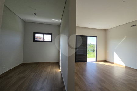 Casa à venda com 4 quartos, sendo 3 suítes, no condomínio Village Ipanema 2, Araçoiaba da Serra - SP