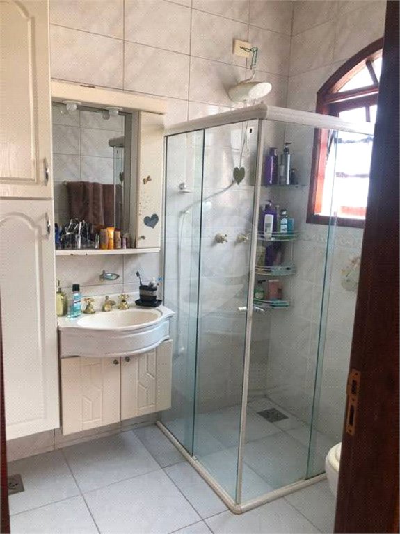 Casa à venda com 4 quartos, sendo 2 suítes,  no condomínio Altos da Serra 1, São José dos Campos - SP