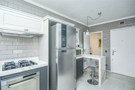 Apartamento à venda com 3 quartos, sendo 1 suíte,  em Moema, São Paulo, SP