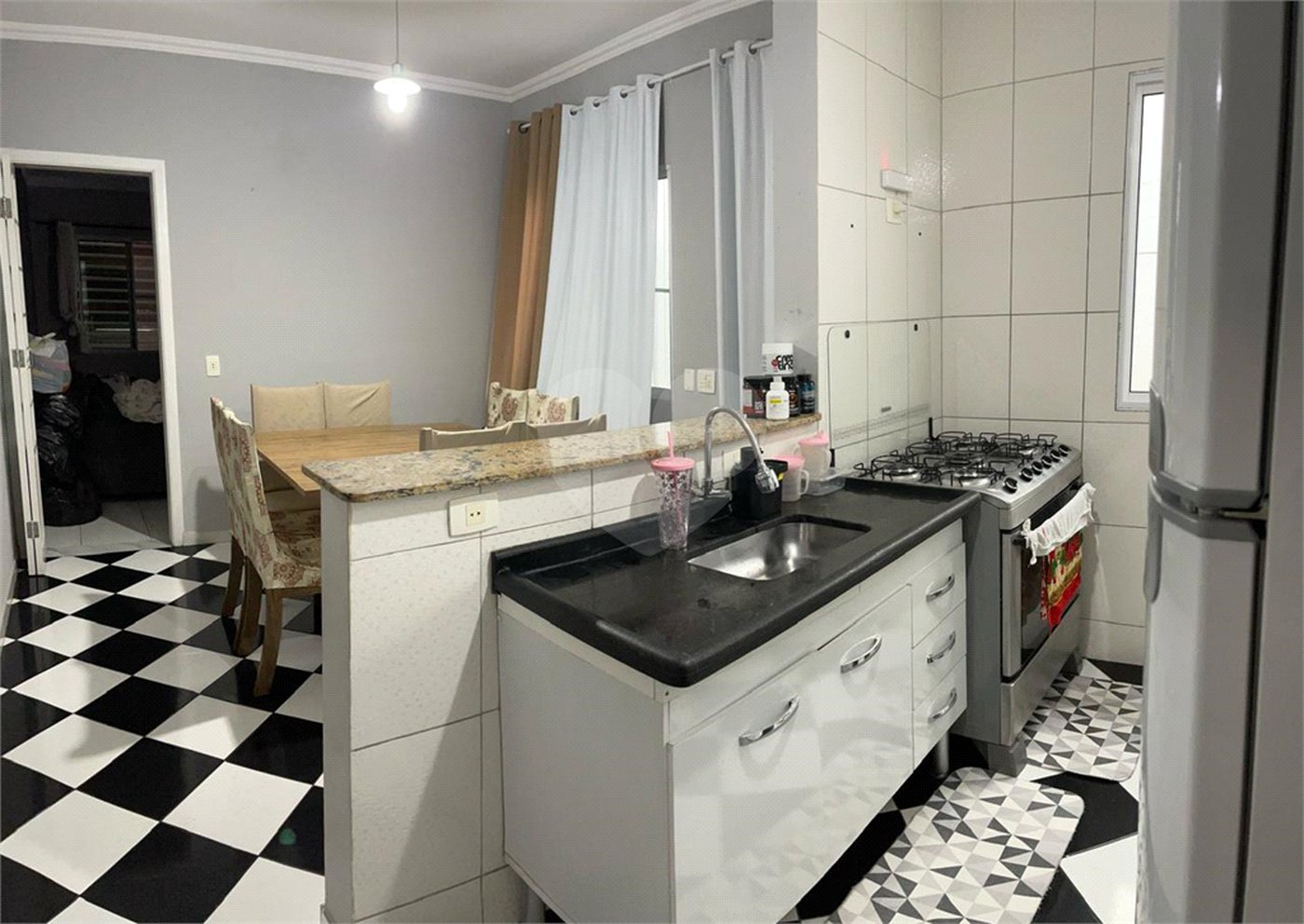 Casa à venda com 2 quartos em Vila Lavínia, Mogi das Cruzes, SP