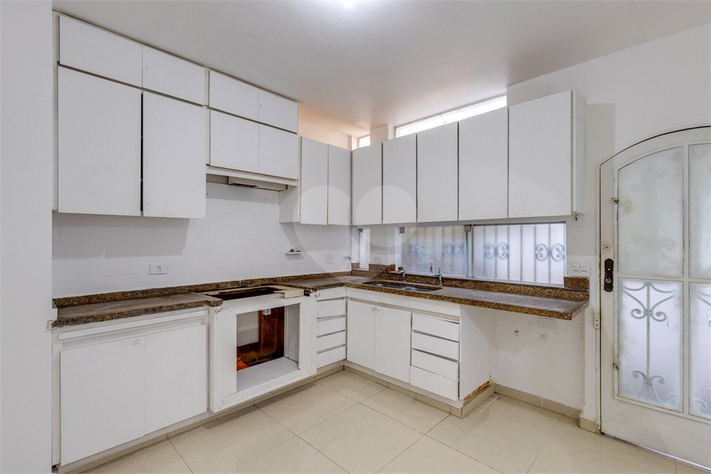 Sobrado à venda com 4 quartos, sendo 2 suítes, em Brooklin, São Paulo, SP
