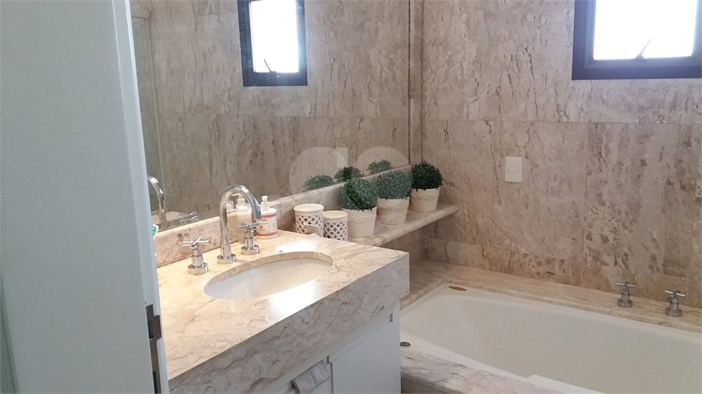 Apartamento à venda com 3 suítes em Santana, São Paulo, SP