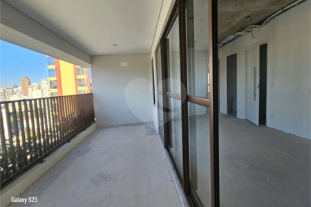 Apartamento à venda com 3 quartos, sendo 1 suíte,  em Pinheiros, São Paulo, SP