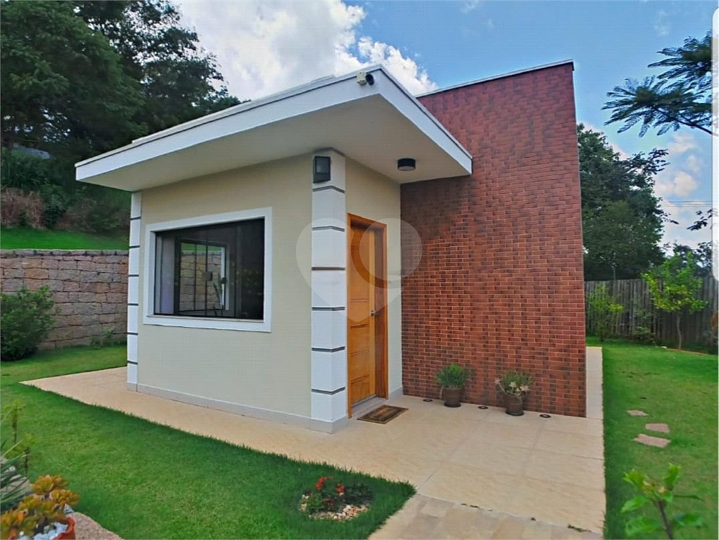 Casa à venda com 3 quartos, sendo 1 suíte, no condomínio Estância Marambaia, Vinhedo - SP