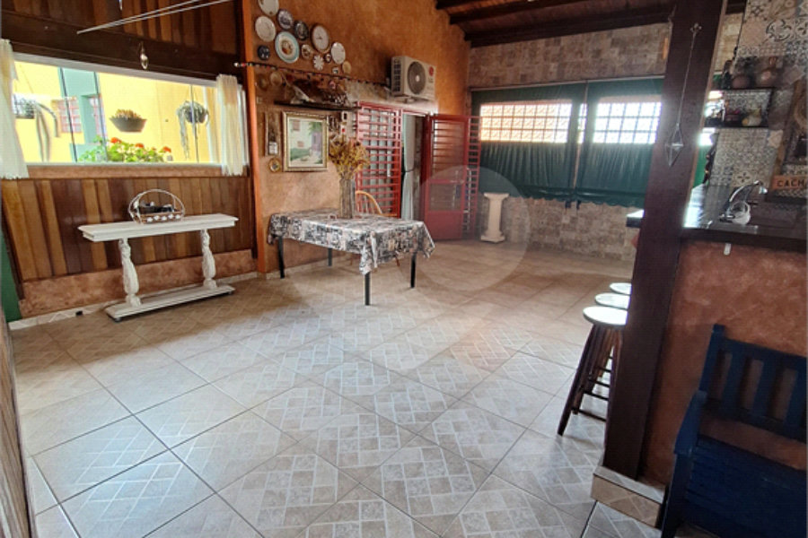 Sobrado à venda com 3 quartos em Tremembé, São Paulo, SP