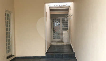 Sobrado à venda com 4 quartos, sendo 1 suíte,  em Vila Rubens, Indaiatuba, SP