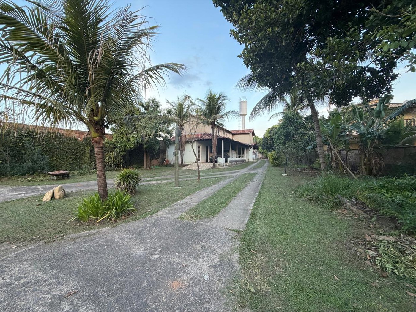 Casa Térrea à venda com 9 quartos, sendo 2 suítes, no condomínio Seranila, Monte Mor - SP