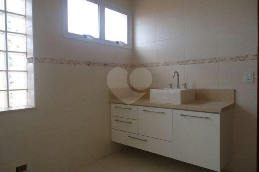 Sobrado à venda com 3 quartos, sendo 1 suíte, em Vila Irmãos Arnoni, São Paulo, SP