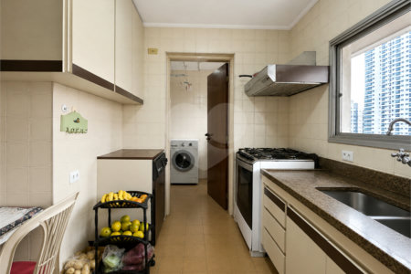 Apartamento à venda com 3 quartos, sendo 1 suíte, em Alto da Boa Vista, São Paulo, SP