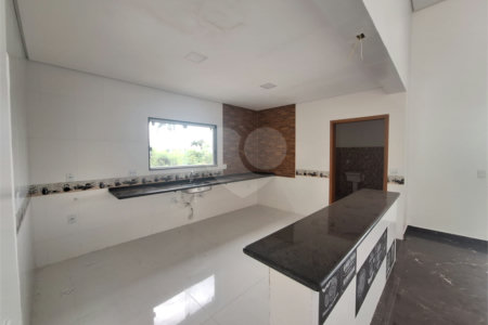 Casa em condomínio à venda com 3 suítes no Centro, Bom Jesus dos Perdões, SP