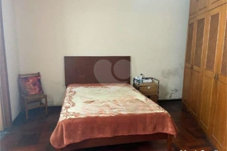 Casa com 180m², 3 dormitórios, sendo 1 suíte, 2 vagas, à venda na Vila Prudente.
