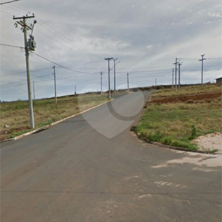 Terreno com 251,00 m² .