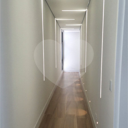 Casa a venda com 04 suítes área gourmet e 6 vagas para autos em condominio fechado Atibaia